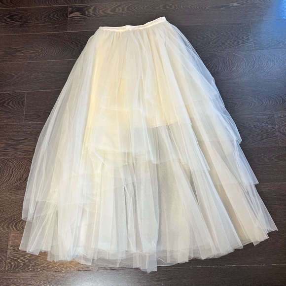BCBG Maxazria Ball Gown Tulle Skirt - Picture 1 of 6